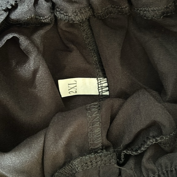 FREE WITH PURCHASE 
Plus size wide leg polyester cargo pants - Picture 3 of 3